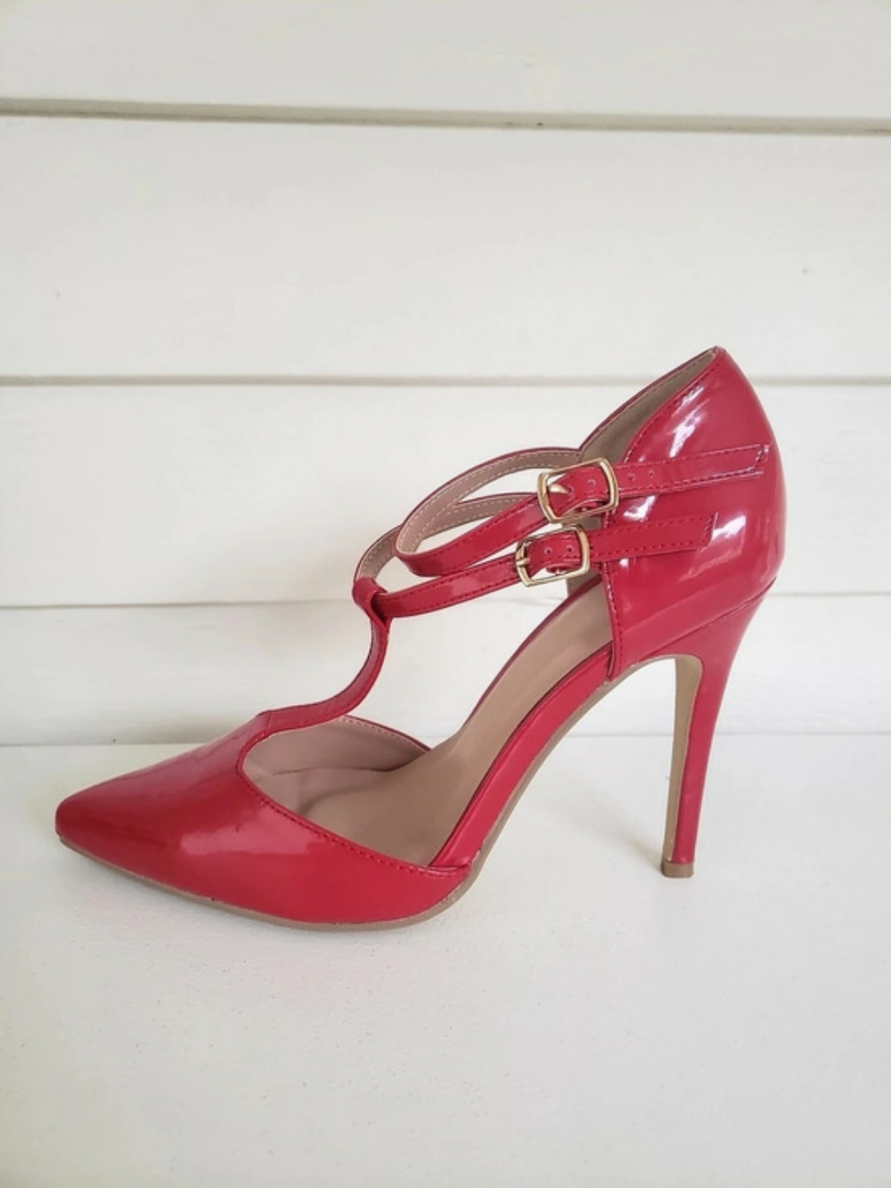 Journee Collection Tru Women's Red T-Strap Heels  US 7